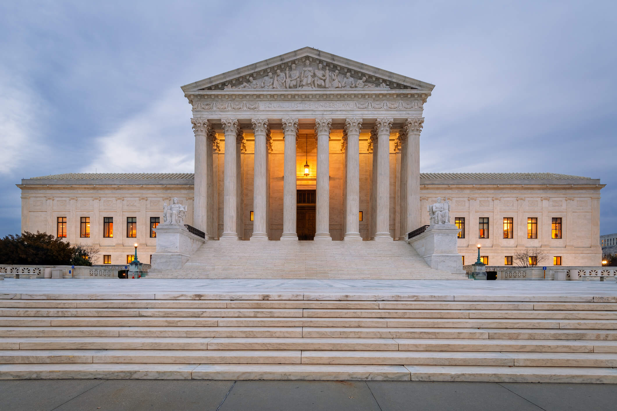 Read more about the article Supreme Court Rules FAA Requires Courts to Grant Stay Requests After Compelling Arbitration