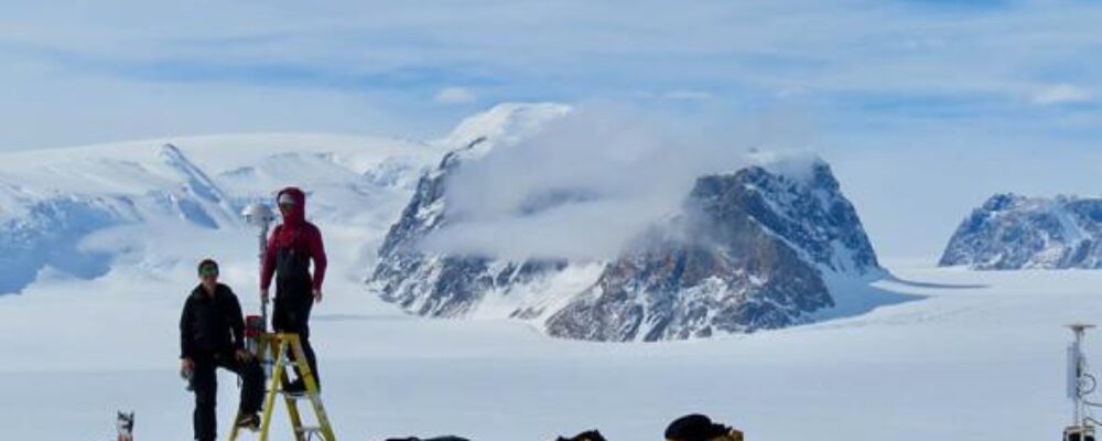 Ice shelves fracture under weight of meltwater lakes