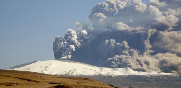 You are currently viewing Video analysis of Iceland 2010 eruption could improve volcanic ash forecasts for aviation safety