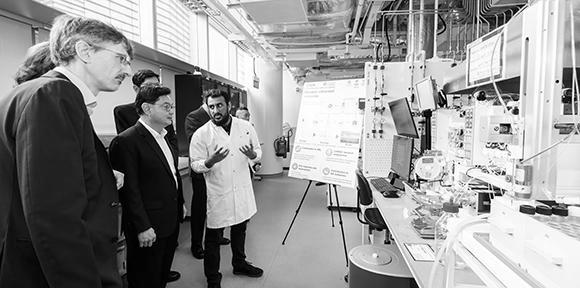 Read more about the article Deputy Prime Minister of Singapore visits Cambridge overseas research centre